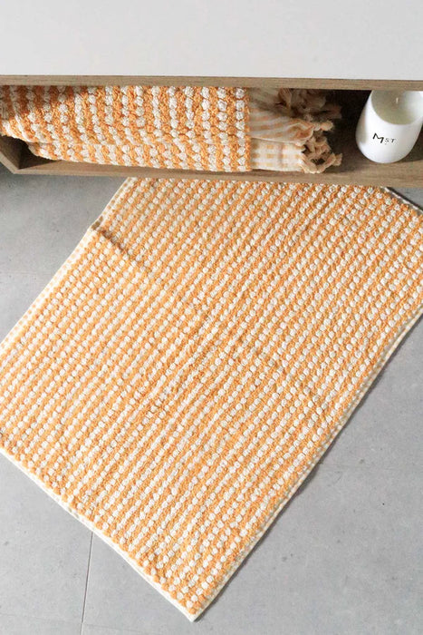 Miss April | Pompom Turkish Cotton Bath Mat